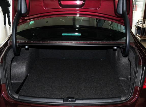 帕萨特 2013款 2.0TSI DSG御尊版 车厢座椅   后备厢