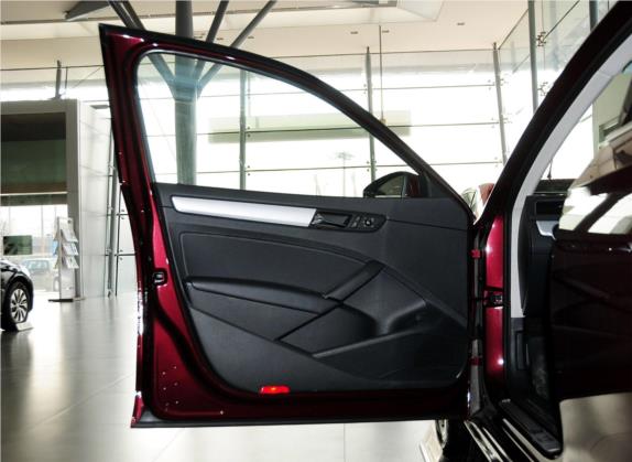 帕萨特 2013款 2.0TSI DSG御尊版 车厢座椅   前门板