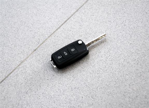 帕萨特 2013款 2.0TSI DSG至尊版 其他细节类   钥匙