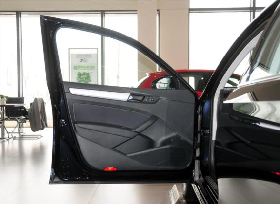 帕萨特 2014款 1.8TSI DSG尊荣版 车厢座椅   前门板