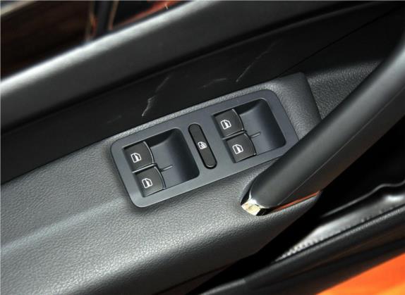帕萨特 2014款 1.8TSI DSG至尊版 车厢座椅   门窗控制