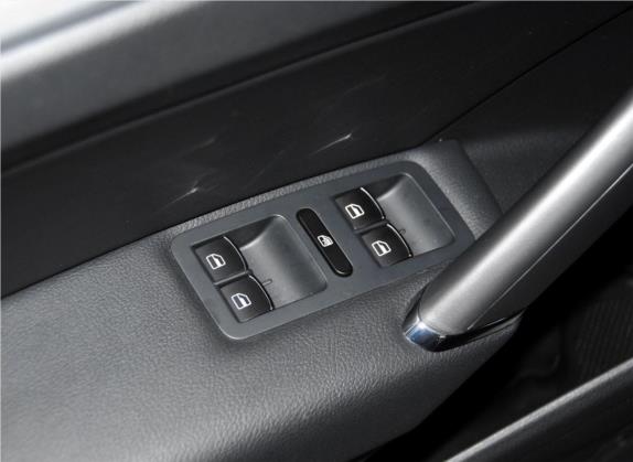 帕萨特 2014款 2.0TSI DSG御尊导航版 车厢座椅   门窗控制