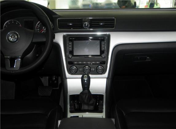 帕萨特 2014款 1.8TSI DSG 30周年纪念版 中控类   中控台