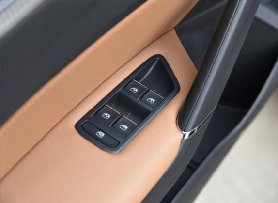 帕萨特 2016款 330TSI DSG御尊版 车厢座椅   门窗控制