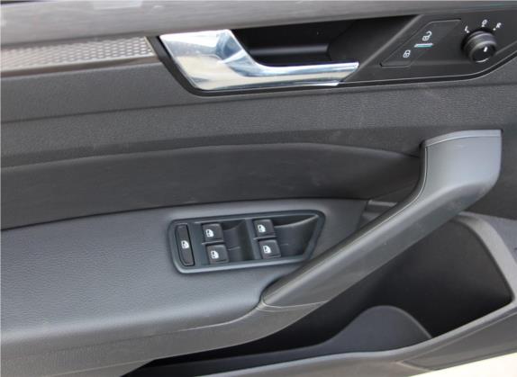 帕萨特 2016款 280TSI 手动尊雅版 车厢座椅   门窗控制