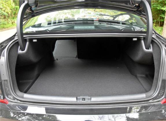 帕萨特 2016款 280TSI DSG尊荣版 车厢座椅   后备厢