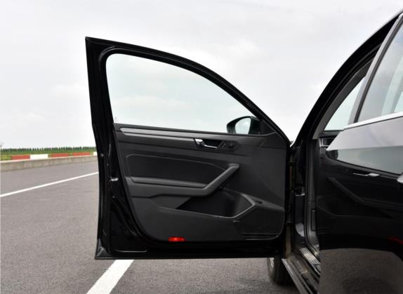 帕萨特 2016款 280TSI DSG尊荣版 车厢座椅   前门板