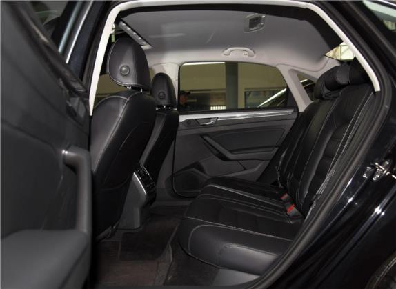 帕萨特 2016款 330TSI DSG尊荣版 车厢座椅   后排空间