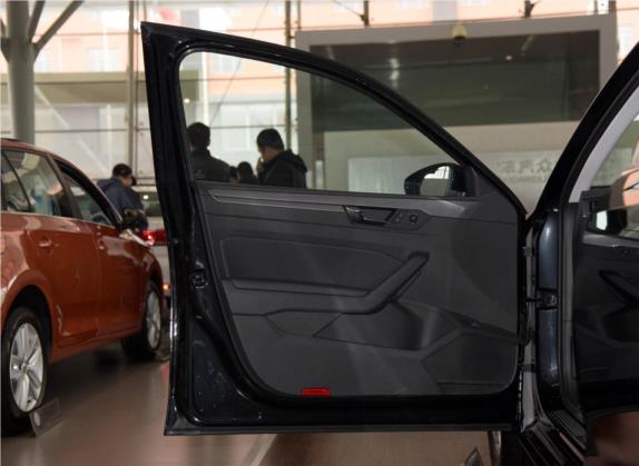 帕萨特 2016款 330TSI DSG尊荣版 车厢座椅   前门板