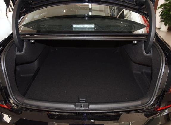 帕萨特 2017款 280TSI DSG尊荣版 车厢座椅   后备厢