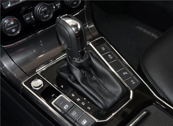 帕萨特 2017款 330TSI DSG御尊版 中控类   挡把