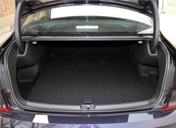 帕萨特 2017款 330TSI DSG领尊版 车厢座椅   后备厢