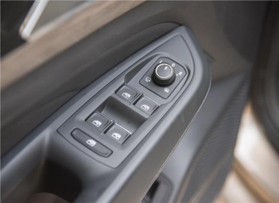 帕萨特 2019款 380TSI 旗舰版 国VI 车厢座椅   门窗控制