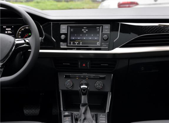 帕萨特 2019款 280TSI 商务版 国V 中控类   中控台