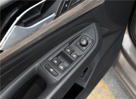 帕萨特 2019款 330TSI 领尊版 国VI 车厢座椅   门窗控制
