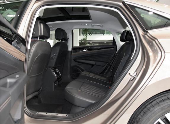 帕萨特 2019款 380TSI 豪华版 国VI 车厢座椅   后排空间