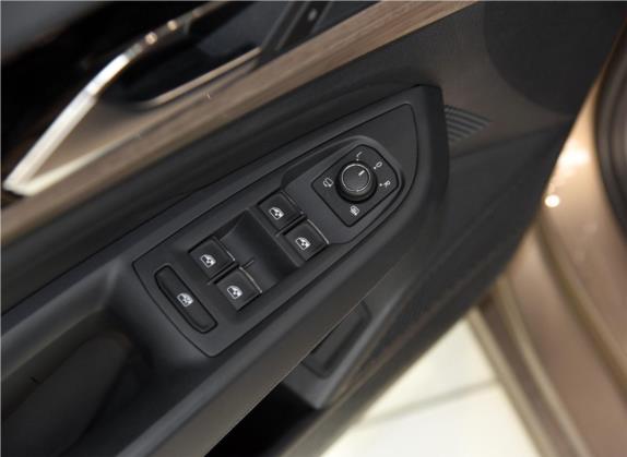 帕萨特 2019款 380TSI 豪华版 国VI 车厢座椅   门窗控制