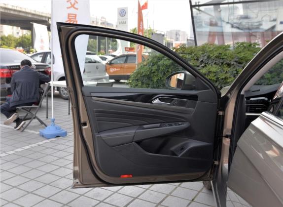 帕萨特 2019款 280TSI 精英版 国VI 车厢座椅   前门板