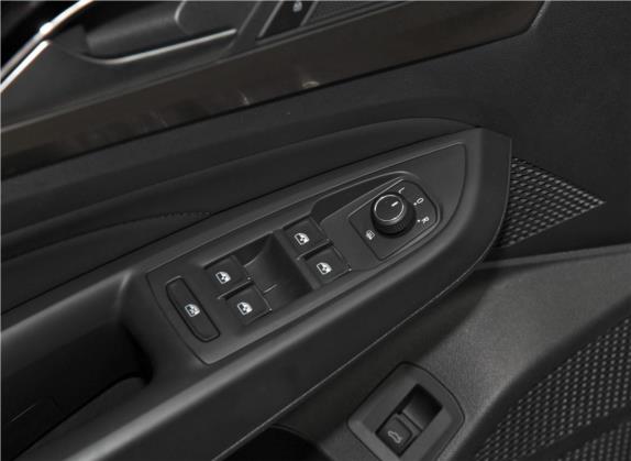 帕萨特 2019款 330TSI 精英版 国V 车厢座椅   门窗控制