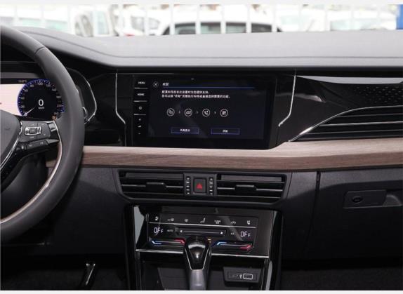 帕萨特 2020款 330TSI 尊贵版 国VI 中控类   中控台