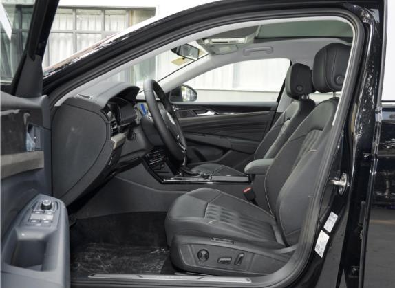 帕萨特 2020款 改款 330TSI 豪华版 国VI 车厢座椅   前排空间