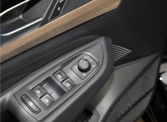 帕萨特 2020款 改款 380TSI 豪华版 国VI 车厢座椅   门窗控制