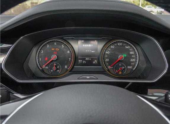 帕萨特 2021款 330TSI 精英版 中控类   仪表盘
