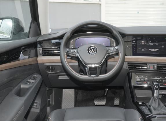 帕萨特 2021款 380TSI 尊贵版 中控类   驾驶位