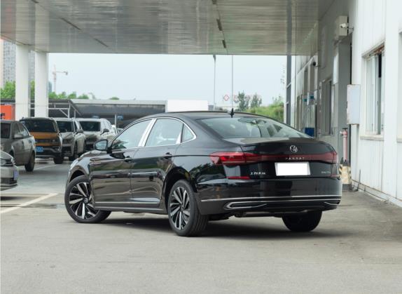 帕萨特 2022款 330TSI 星空豪华版 外观   斜后