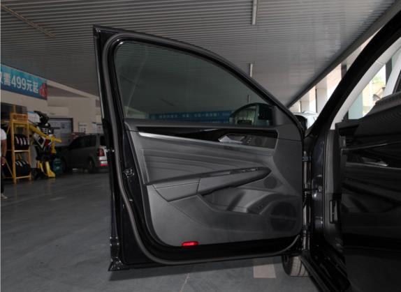 帕萨特 2022款 330TSI 尊贵版 车厢座椅   前门板