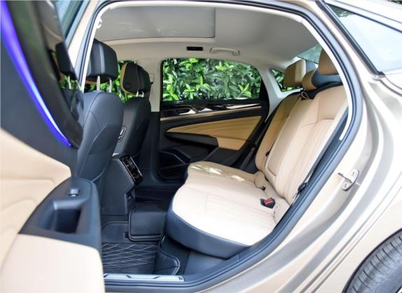 帕萨特 2022款 380TSI 豪华版 车厢座椅   后排空间
