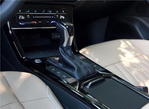 帕萨特 2022款 380TSI 豪华版 中控类   挡把