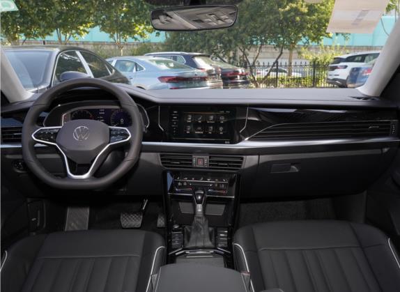 帕萨特 2023款 280TSI 精英版 中控类   中控台