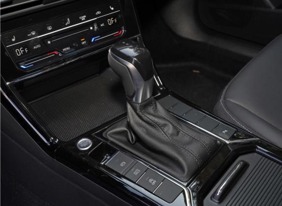帕萨特 2023款 280TSI 精英版 中控类   挡把