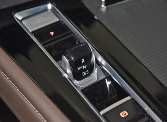 威然 2023款 330TSI 豪华版 中控类   挡把