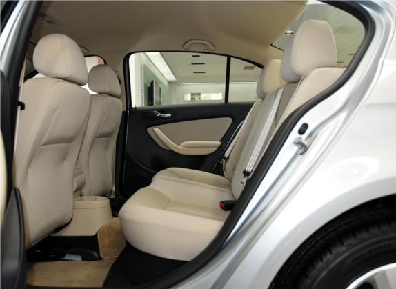 朗逸 2011款 2.0L 手动品悠版 车厢座椅   后排空间