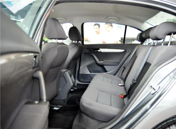 朗逸 2013款 1.6L 手动风尚版 车厢座椅   后排空间