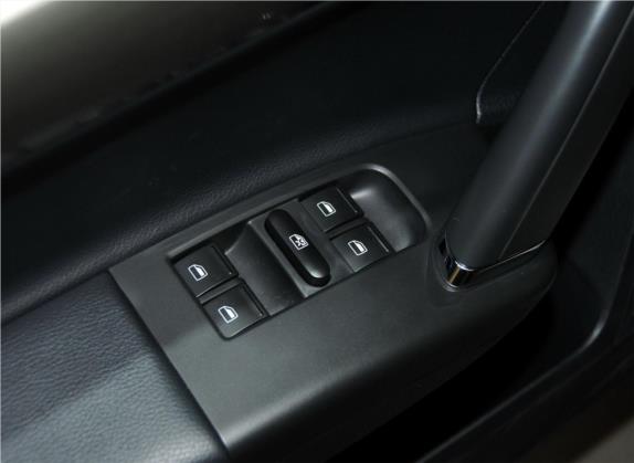 朗逸 2013款 1.6L 手动舒适版 车厢座椅   门窗控制