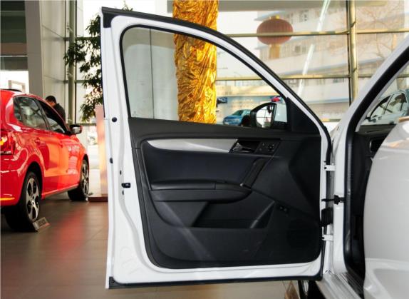 朗逸 2013款 1.4TSI 手动豪华版 车厢座椅   前门板