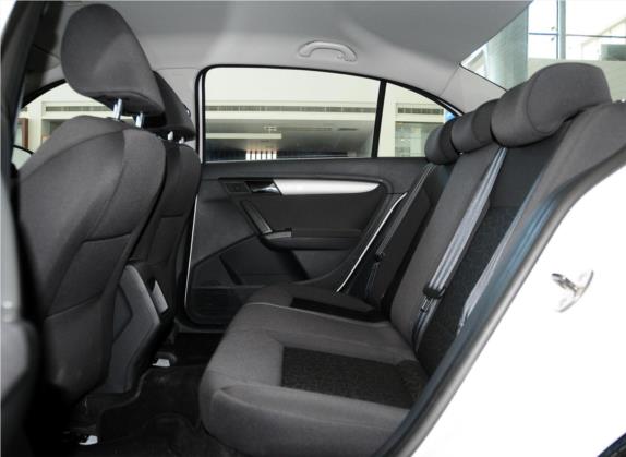 朗逸 2013款 改款经典 1.6L 手动风尚版 车厢座椅   后排空间
