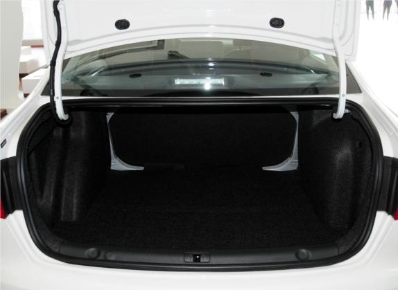 朗逸 2013款 改款经典 1.6L 手动风尚版 车厢座椅   后备厢