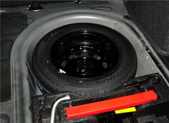 朗逸 2013款 改款经典 1.6L 自动舒适版 其他细节类   备胎