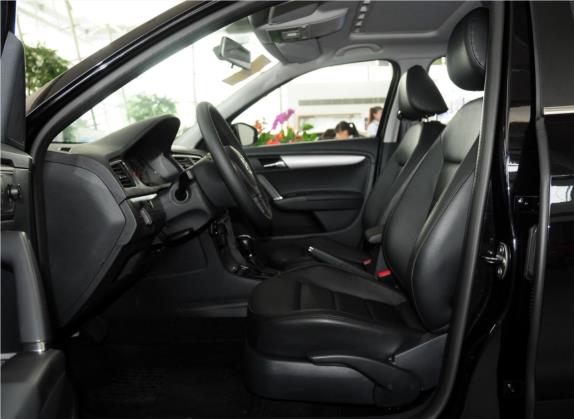 朗逸 2013款 改款经典 1.6L 自动舒适版 车厢座椅   前排空间