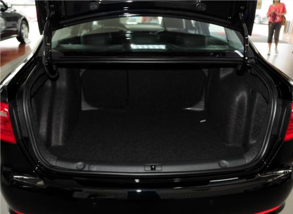 朗逸 2013款 改款经典 1.6L 自动舒适版 车厢座椅   后备厢