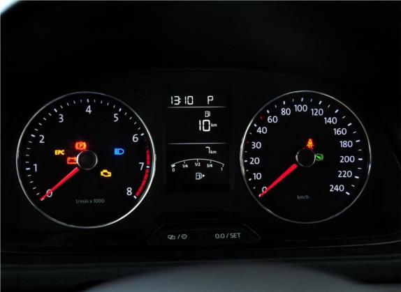 朗逸 2013款 改款经典 1.6L 自动舒适版 中控类   仪表盘