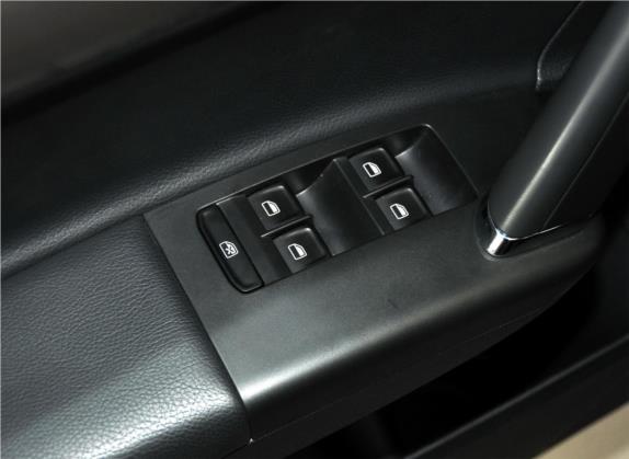 朗逸 2013款 改款经典 1.6L 自动舒适版 车厢座椅   门窗控制
