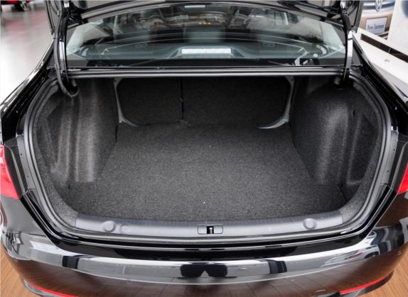 朗逸 2013款 改款 1.6L 自动豪华版 车厢座椅   后备厢