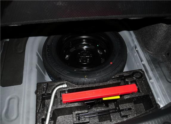 朗逸 2013款 改款 1.4TSI DSG舒适版 其他细节类   备胎