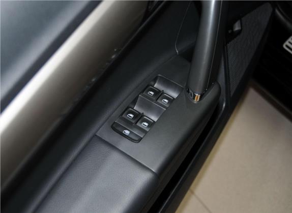 朗逸 2013款 改款 1.4TSI DSG舒适版 车厢座椅   门窗控制