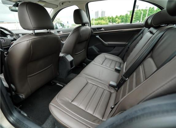 朗逸 2015款 230TSI DSG豪华版 车厢座椅   后排空间